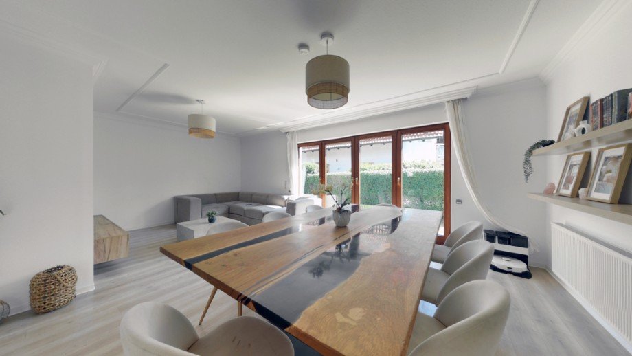Wohn-Esszimmer Mehrfamilienhaus Hohenahr