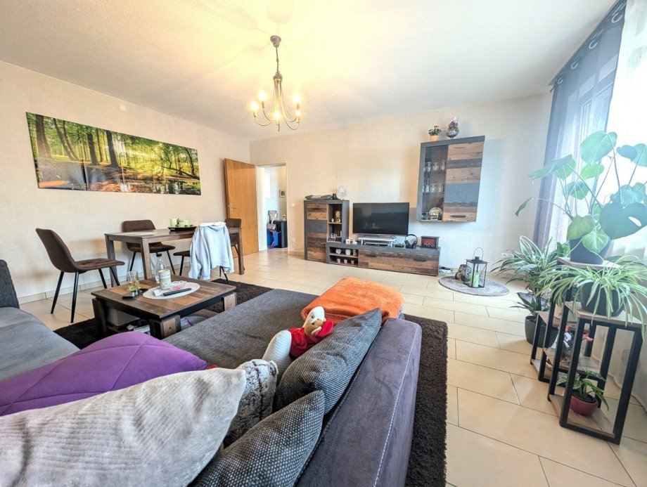 Wohnzimmer Erdgeschosswohnung Linden / Leihgestern