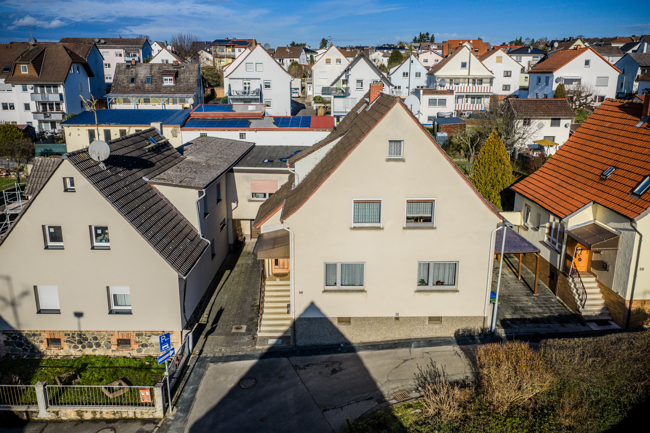 Frontansicht Einfamilienhaus Langg�ns