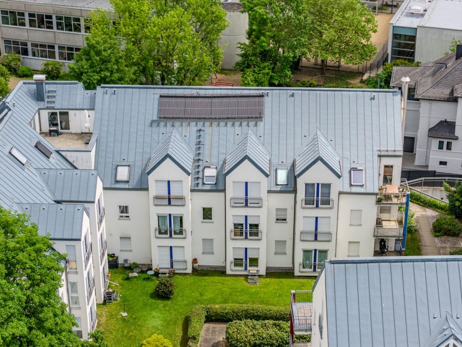 05_Hausansicht Drohne Maisonettewohnung Wetzlar