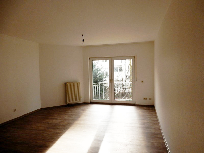 Wohnzimmer (Foto vor Vermietung) Erdgeschosswohnung Gie�en