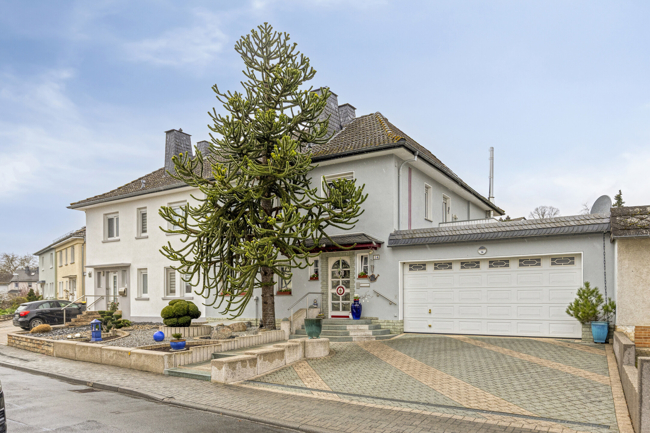 Haus mit gro�er Garage Doppelhaush�lfte Wetzlar