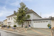 Haus mit gro�er Garage Jetzt kaufen, sp�ter wohnen - provisionsfrei