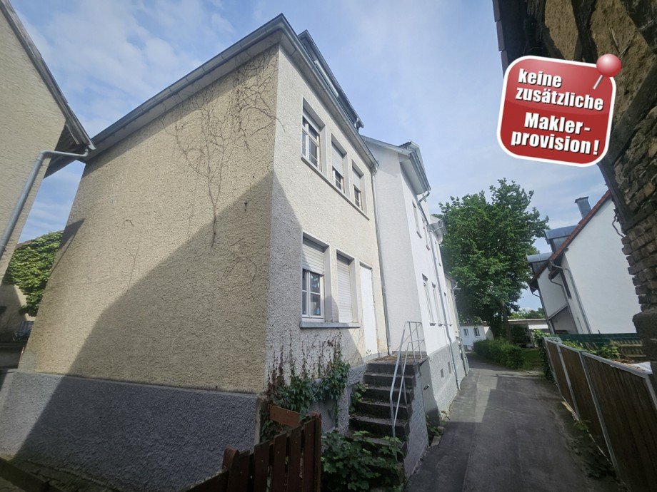 R�ckseite mit Pin Zweifamilienhaus Gie�en / Wieseck