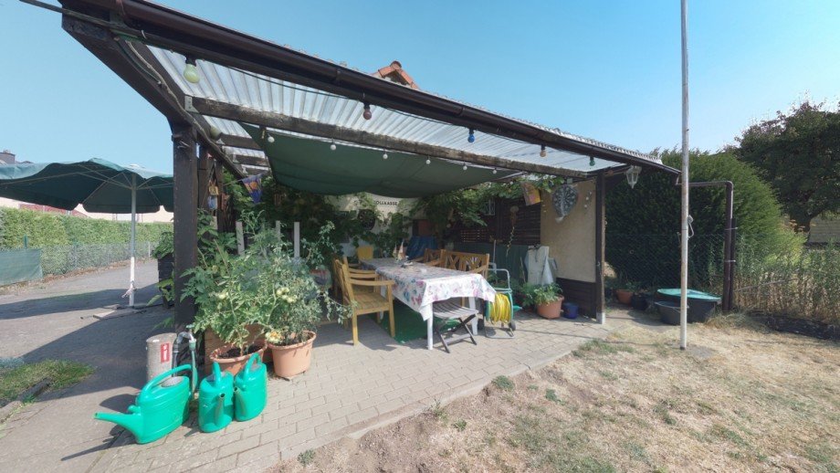 Laube Zweifamilienhaus Leun