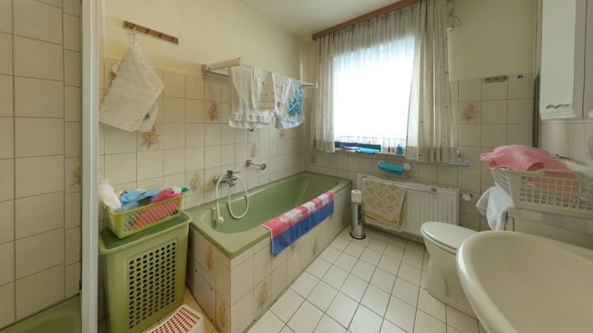 09_Badeszimmer OG Einfamilienhaus Bad Endbach