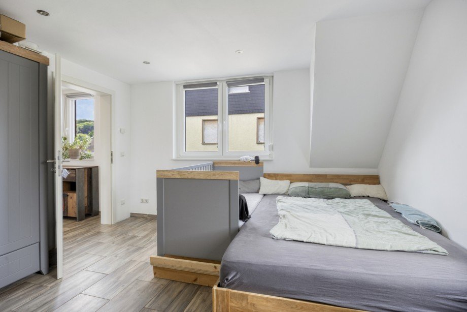 Schlafzimmer OG Einfamilienhaus Langg�ns / Oberkleen