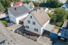 Hausvorderseite mit Garage Raum f�r Tr�ume - provisionsfrei