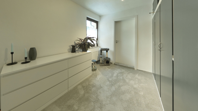 05_Durchgangszimmer_Ankleide Einfamilienhaus Leun