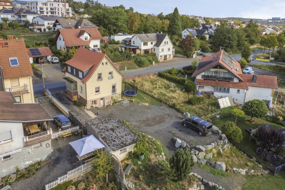 Drohnenansicht Einfamilienhaus Langg�ns / Oberkleen