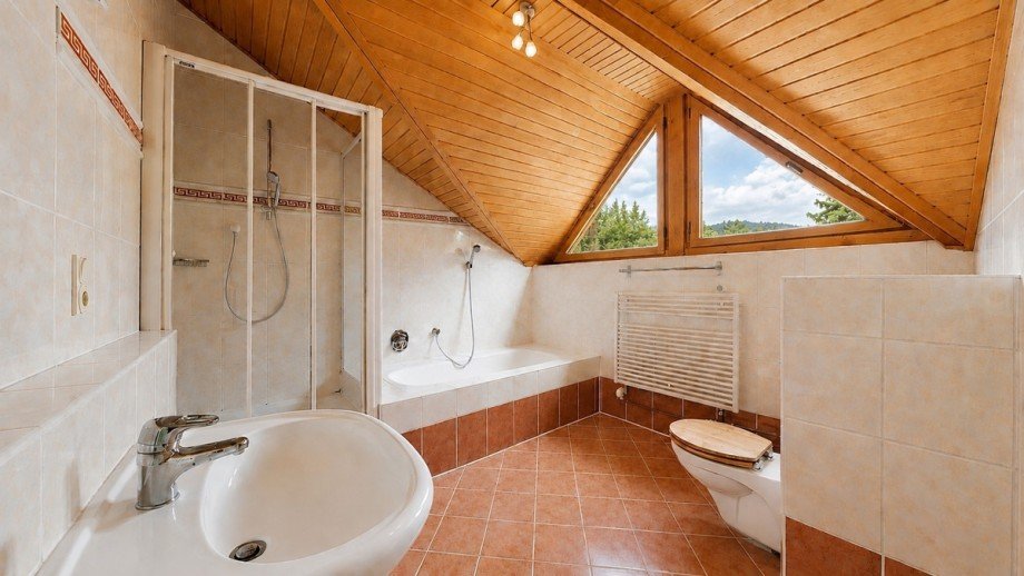 Badezimmer Einfamilienhaus Solms / Niederbiel