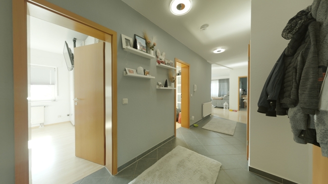 08_Flur Etagenwohnung Langg�ns