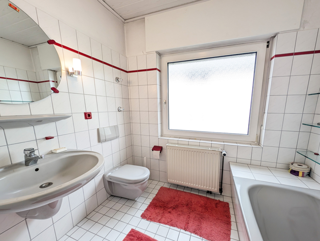 OG Bad Einfamilienhaus Gie�en / Allendorf