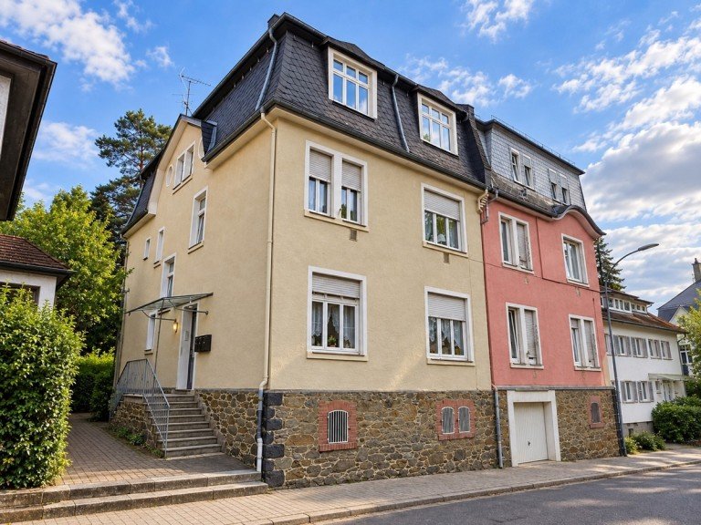 01 Strassenansicht Wetzlar Dachgeschosswohnung Zentral leben und wohlf�hlen