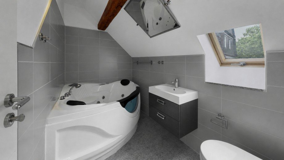 Wannenbad DG Etagenwohnung Wetzlar