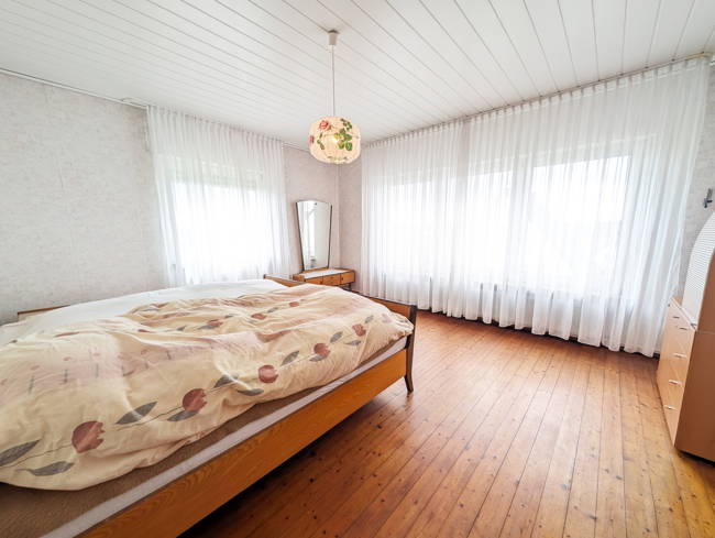 OG Schlafzimmer Einfamilienhaus Gie�en / Allendorf