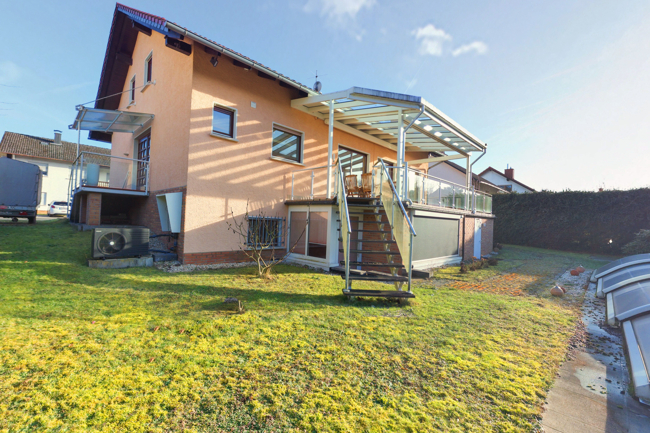 Hausr�ckseite Einfamilienhaus Solms