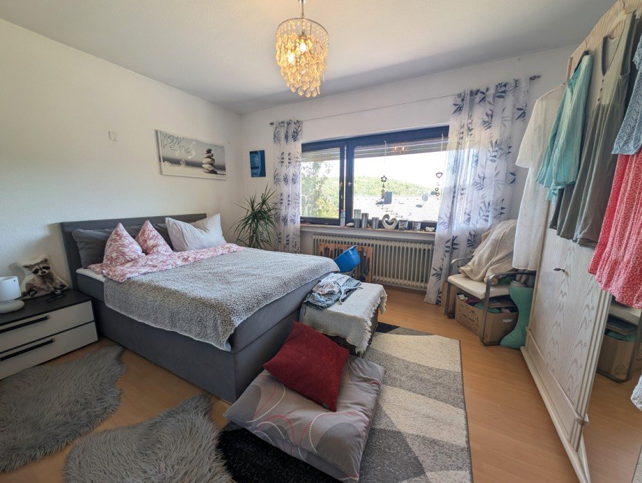 Zimmer UG Mehrfamilienhaus Langg�ns / Cleeberg