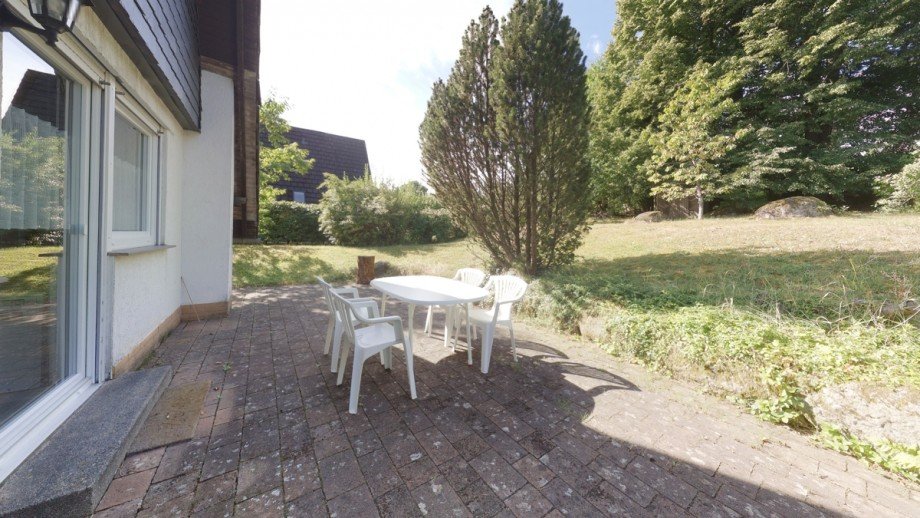 Terrasse und Garten Einfamilienhaus Mengerskirchen