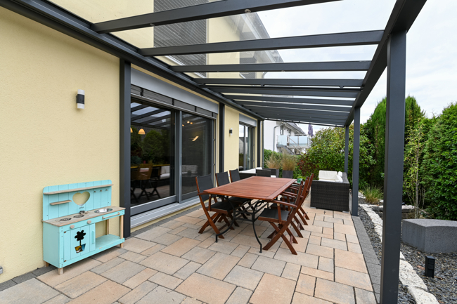 �berdachte Terrasse Einfamilienhaus Lahnau