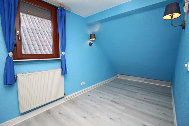 18_B�ro_rechtes Haus Einfamilienhaus Solms