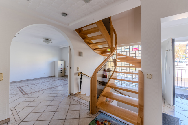 03_Flur und Treppenhaus Einfamilienhaus Wetzlar