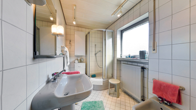 Badezimmer 3 Einfamilienhaus Langg�ns