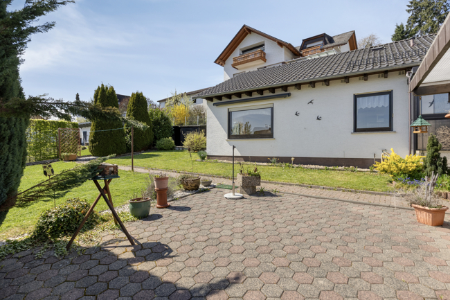 Hof Zweifamilienhaus Wetzlar / Naunheim