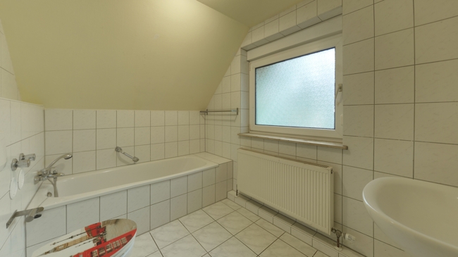 Tageslichtbad_DG Einfamilienhaus Weilburg