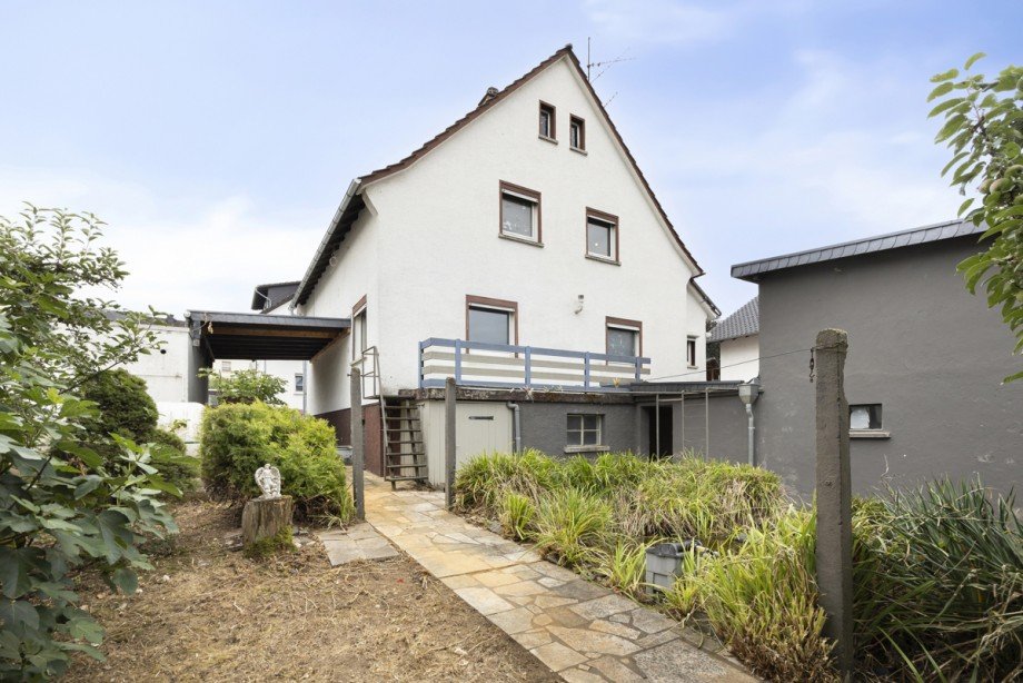 Hausr�ckseite Einfamilienhaus Solms