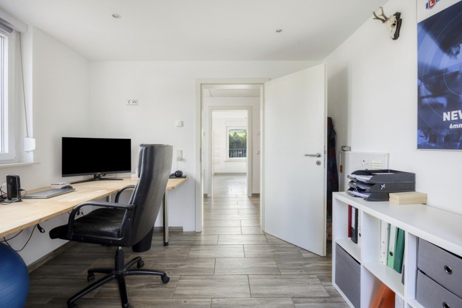 B�ro OG Einfamilienhaus Langg�ns / Oberkleen