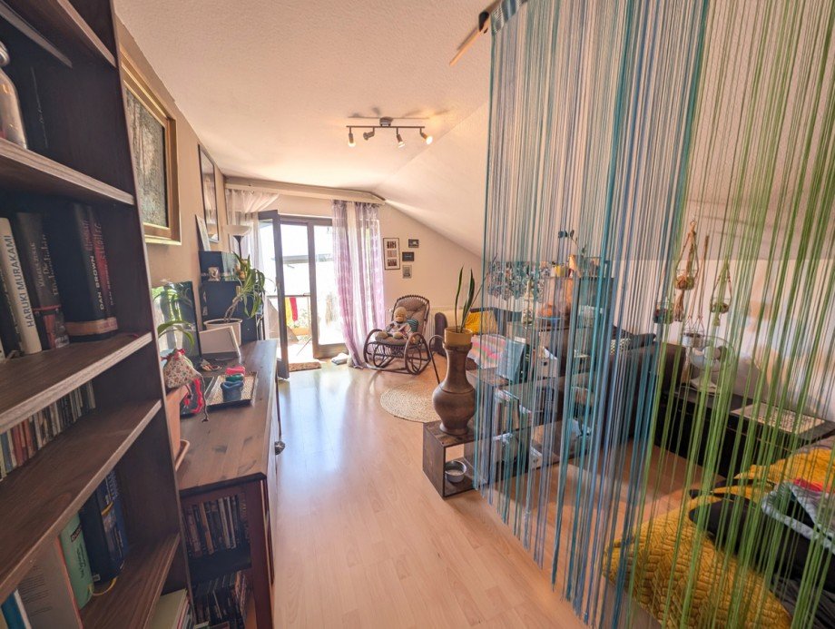 Zimmer DG Mehrfamilienhaus Langg�ns / Cleeberg
