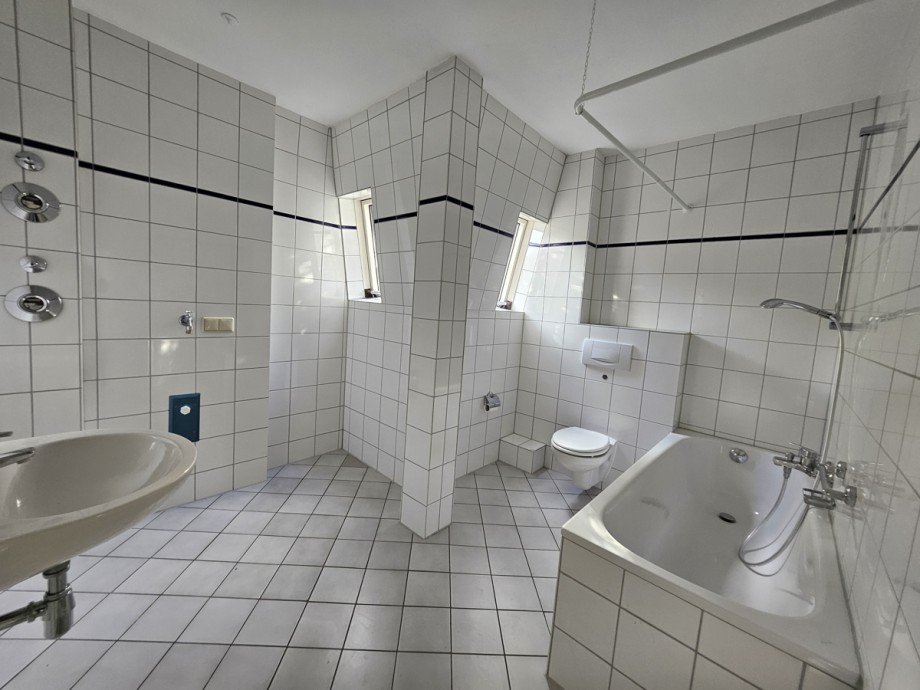 07 Tageslichtbad Dachgeschosswohnung Wetzlar
