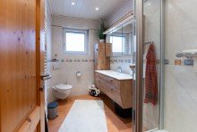 Badezimmer OG Lange gesucht - provisionsfrei
