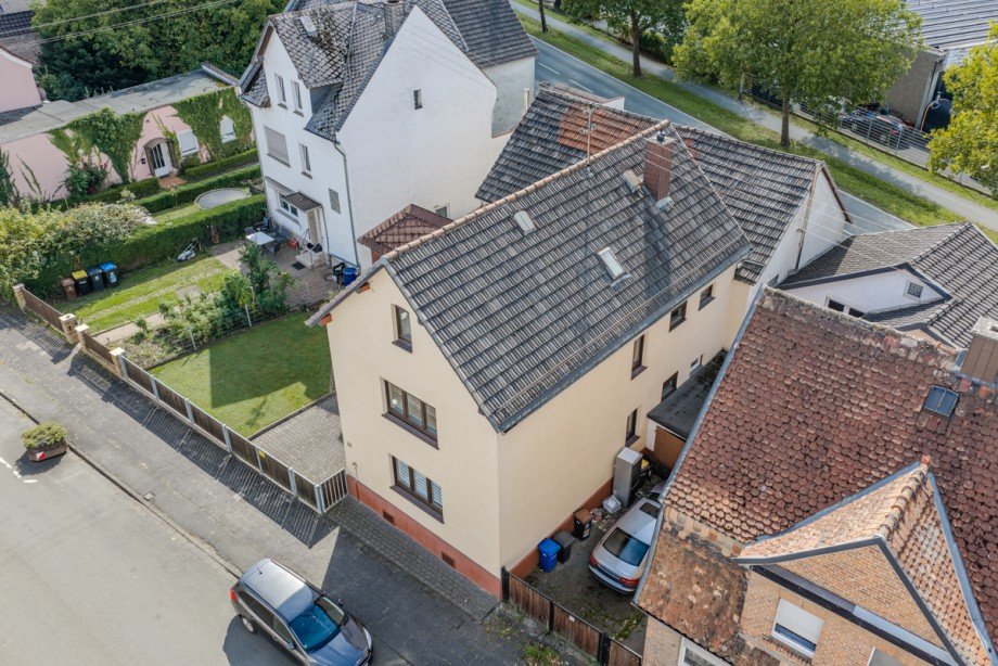 Seitenansicht Vorderhaus Zweifamilienhaus Wetzlar / Hermannstein