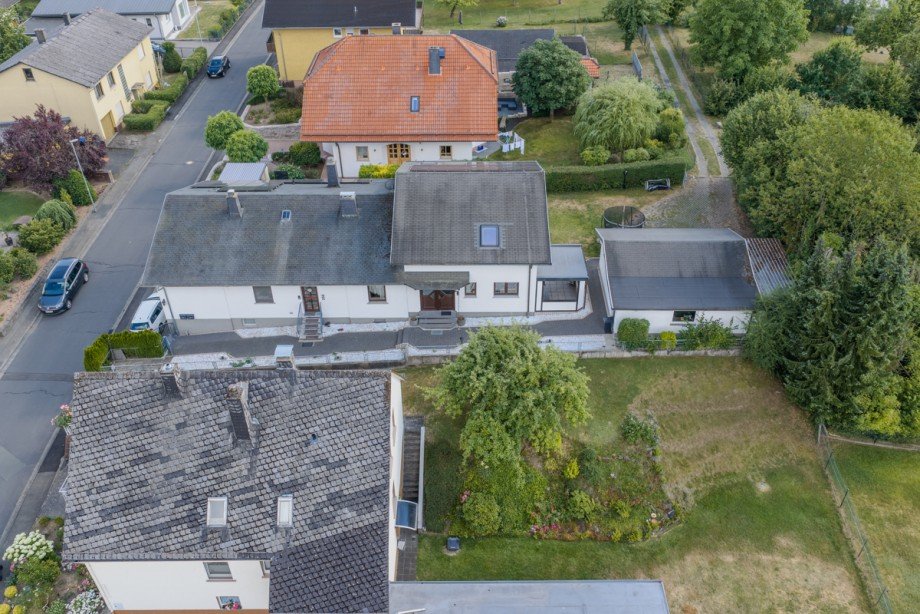 Hausvorderseite Mehrfamilienhaus Hohenahr