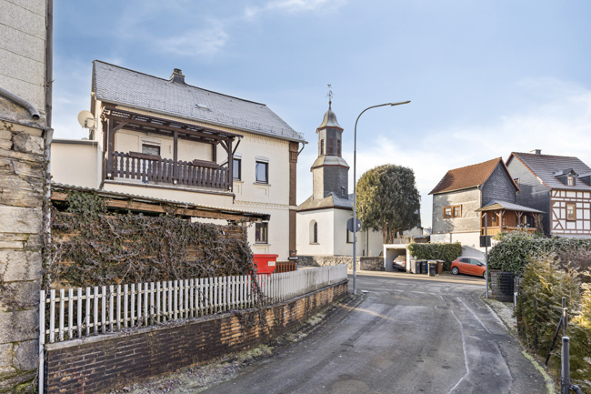 Stra�e_R�ckseite Einfamilienhaus A�lar
