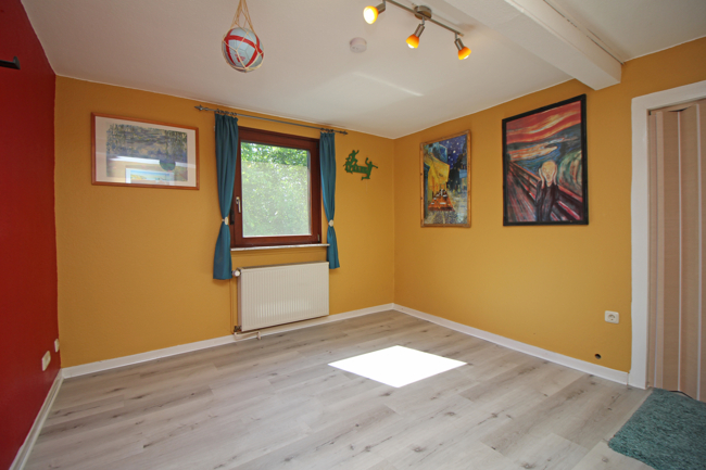 16_Schlafzimmer_rechtes Haus Zweifamilienhaus Solms